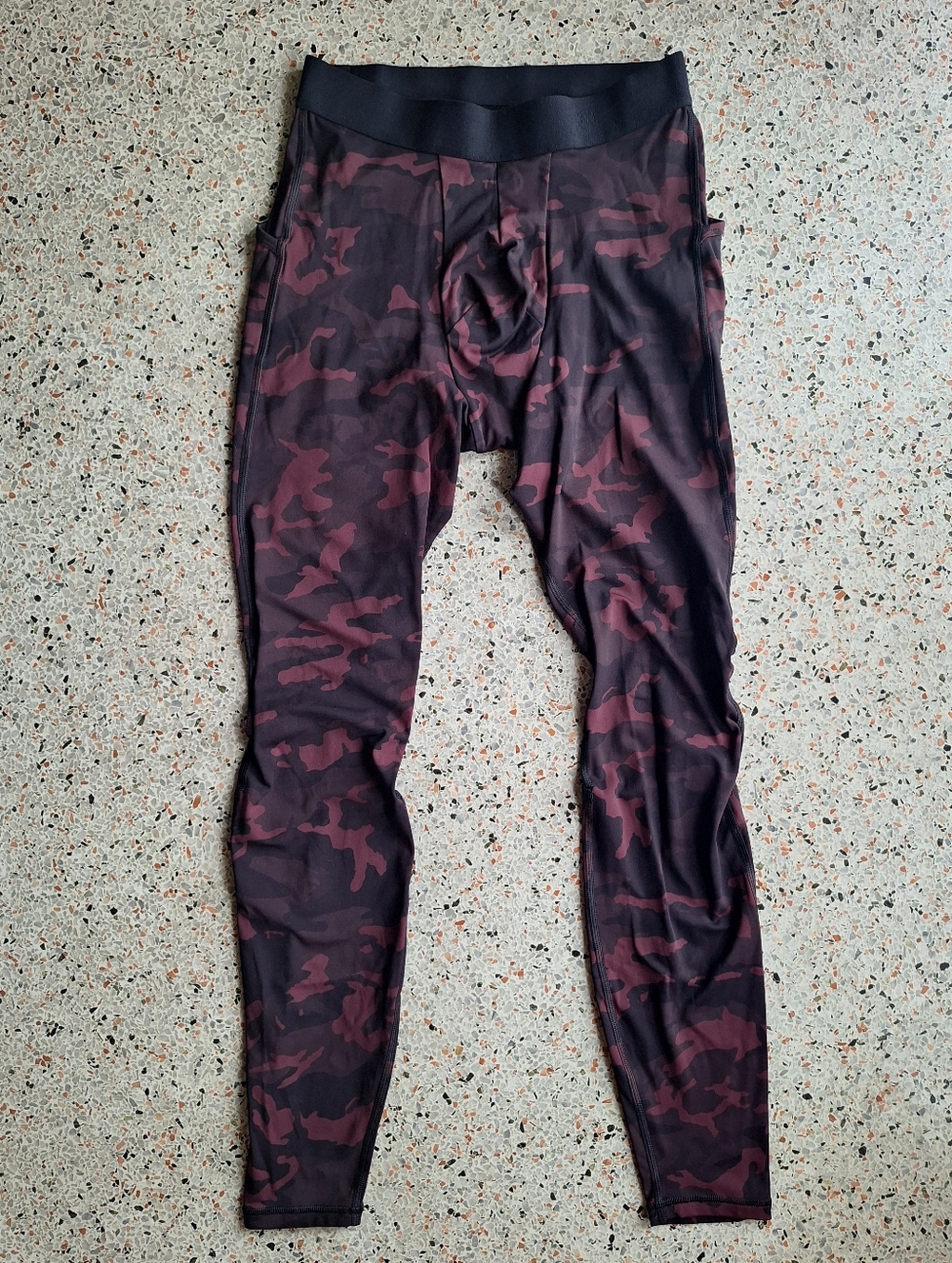 Lululemon Surge Light Tight‎ 27"